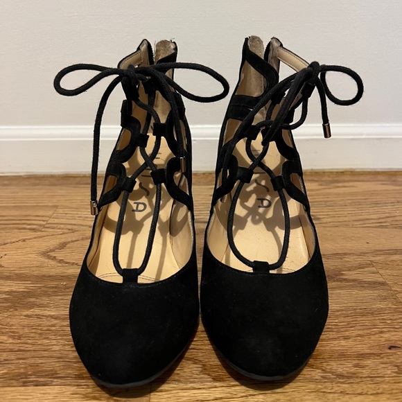 Black lace up block heel - Picture 2 of 4